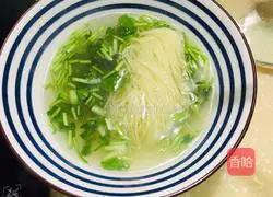 Illustration of how to make bone soup bamboo noodles 9