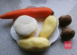 Illustration of how to make potato cakes with dumpling skin 1