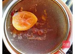 Illustration of how to make chilled plum juice 2