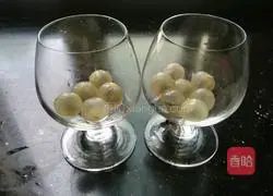 Illustration of how to make longan milk 6