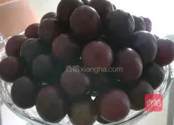 Illustration of how to make your own wine 1