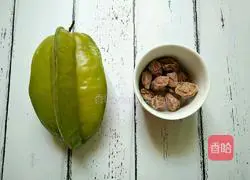 Illustration of how to make carambola and plum soup 1