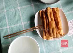 Illustration of how to make fried dough sticks 8
