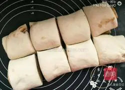 Illustration of how to make sesame sauce and salt and pepper rolls 8