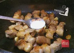 Illustration of how to cook pork with spring bamboo shoots 9