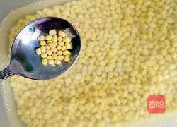 Illustration of how to make mung bean paste to relieve summer heat 2