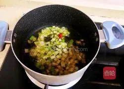 Illustration of how to make braised noodles with small tomatoes and eggs (baby complementary food) 4