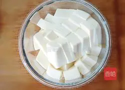 Illustration of tomato, basa, fish and tofu soup 4