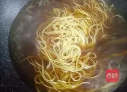 Illustration of how to make scallion oil noodles 5