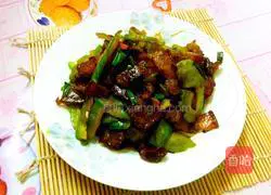 Illustration of how to stir-fry bitter melon with sausage 10