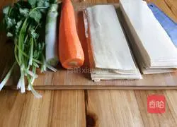 Illustration of how to make shredded dried tofu with oil 1