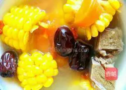 Recipe for sweet, nutritious and delicious carrot, corn, red dates, wolfberry and keel soup 6