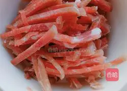 Illustration of how to make cold spinach and shredded pork vermicelli 3