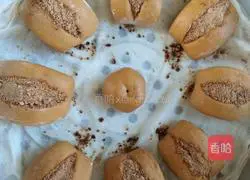 Illustration of how to cut steamed buns with brown sugar knife 15