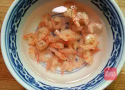 Illustration of how to make mushroom and shrimp noodles 3