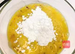 Illustration of how to make seafood egg sausage 2