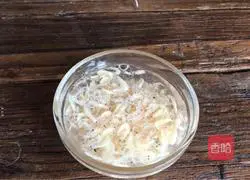 Recipe for lily, shrimp skin and winter melon soup 3
