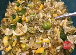 Illustration of how to make passion fruit, green orange, honey and lemonade 9