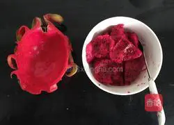 Illustration of how to make dragon fruit milkshake 2