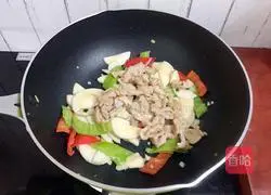 Illustration of how to make fried king oyster mushrooms with pork slices 12