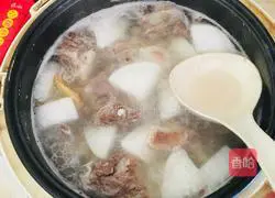 Illustration of how to make mutton chops and stewed radish 5