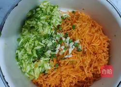 Illustration of how to make fried dumplings with fresh vegetables and eggs 5