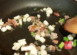 Illustration of ham, mushroom and loofah soup 4