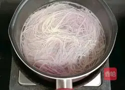 Illustration of how to make double eggplant noodles 11