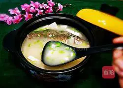Illustration of how to make crucian carp tofu soup 17