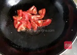 Illustration of how to make braised noodles with tomatoes and eggs 5