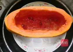Illustration of how to make peach gum stewed papaya 6