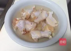 Illustration of how to make crispy chicken legs 1