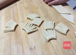 Illustration of how to make Suide deep-fried fried food 6