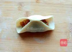 Hebei mutton and green onion dumplings recipe illustration 5