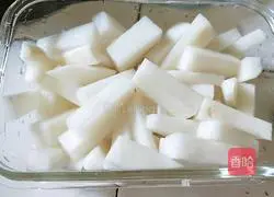 Illustration of how to make sour radish 1