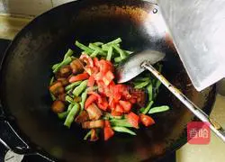 Illustration of Braised Pork Noodles 7