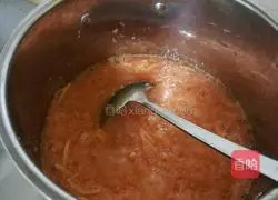 Illustration of making Baihua honey grapefruit tea 9