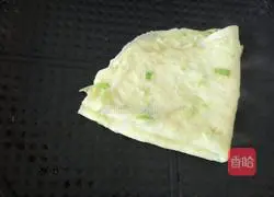 Illustration of how to make chive egg pancake 12