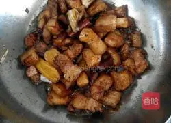 Illustration of how to make beer braised pork 8