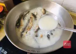 Wild crucian carp soup recipe 2