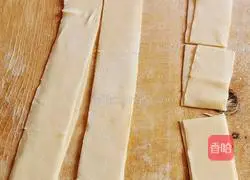 Illustration of how to remove rings from Zibo snacks 7