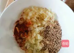 Illustration of how to make spicy and sour instant noodles 1