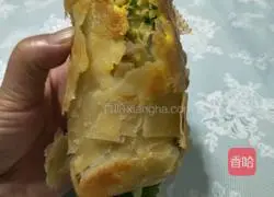 Illustration of how to make egg-filled pancakes 13