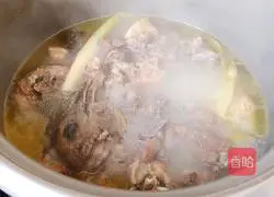 Illustration of how to make shepherd's purse stewed with black bone chicken soup 12