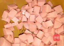 Illustration of how to make golden ham cake 1