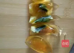 Illustration of how to make cold salad with eggs 3