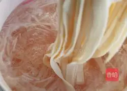 Illustration of hand-rolled radish noodles 5