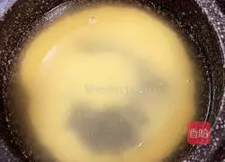 Illustration of how to make nourishing carrot and millet soup 3