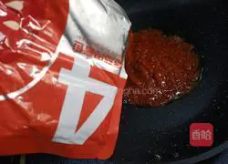 Illustration of how to make tomato meat sauce pasta 5