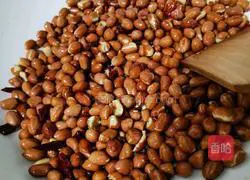 Illustration of how to make spicy peanuts 1